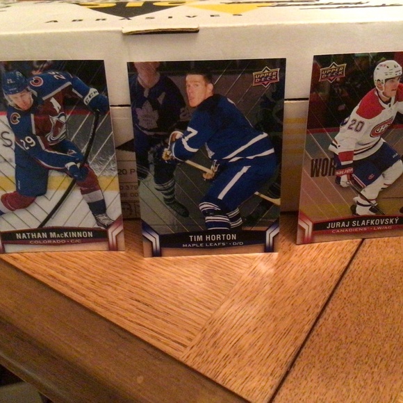 2023/24 Tim z Hortons trading cards complete set - Picture 2 of 2